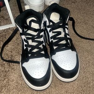 Nike Jordan 1 mid